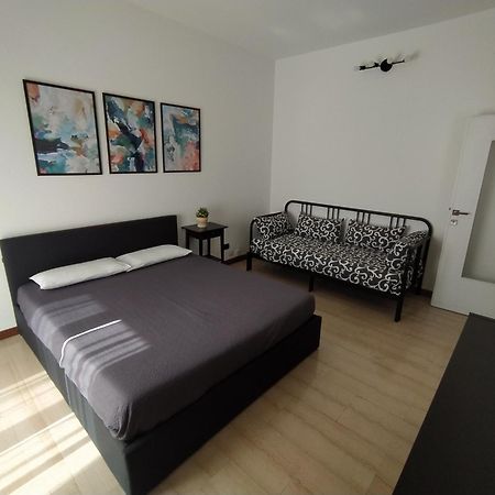 Brenta/Corvetto Studio Apartment Милано Екстериор снимка