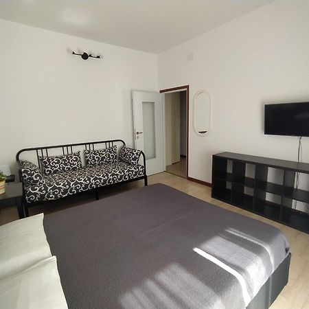 Brenta/Corvetto Studio Apartment Милано Екстериор снимка